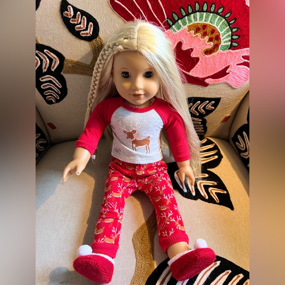 Used American girls outfits $15 each